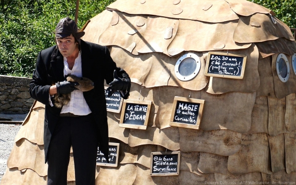 La tente d'Edgar Cie la Trappe à ressorts