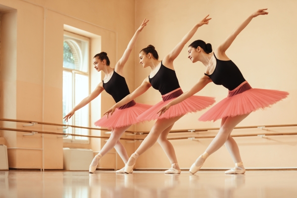 ballet © Drazen Zigic - Freepik